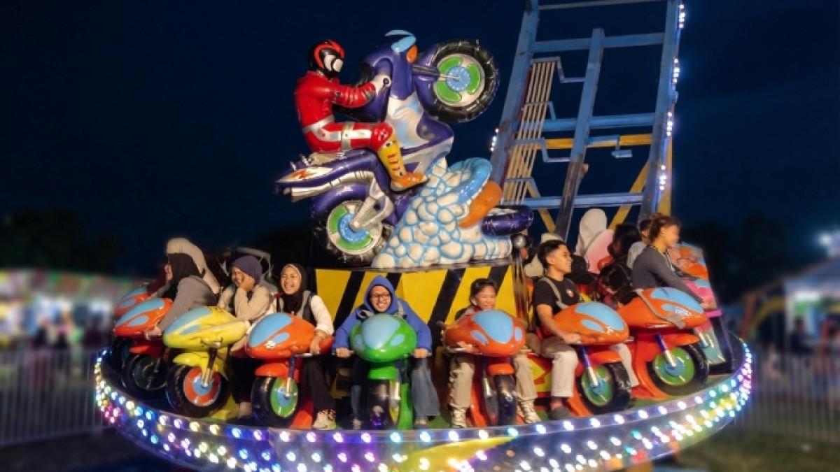 Mega Disco, wahana ekstrem di Batu Night Spectacular Kota Batu, Jawa Timur.