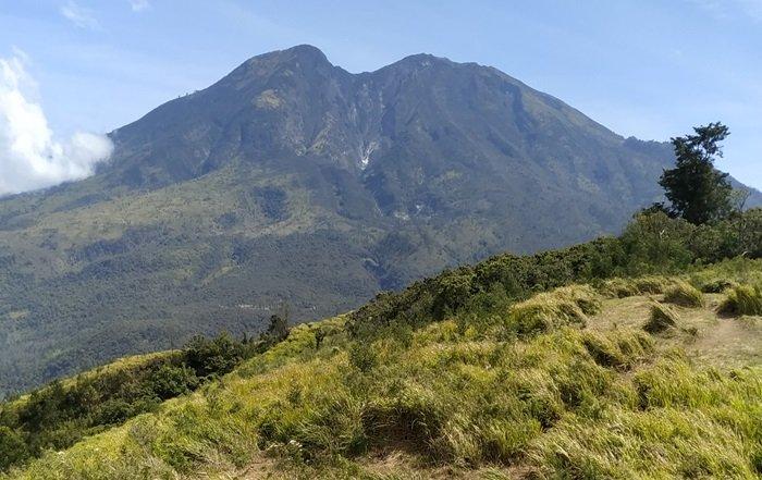 Tektokan ke Bukit Mongkrang Tawangmangu, Segini Harga Tiket Terbaru 2026