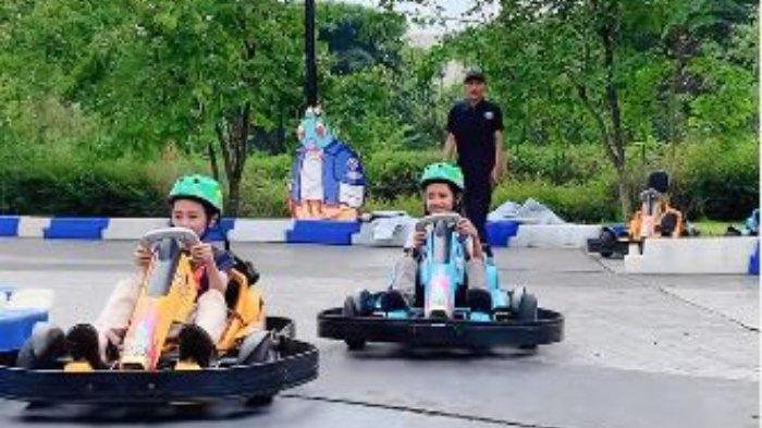 Jelajah Kiara Artha Park Naik Trem dan Sepeda Listrik, Berapa Tarifnya?