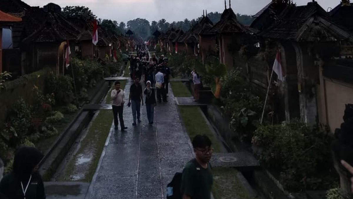 Rhirtual Ritual Nepak Baan di Desa Penglipuran Bali, Tradisi Penghormatan ...