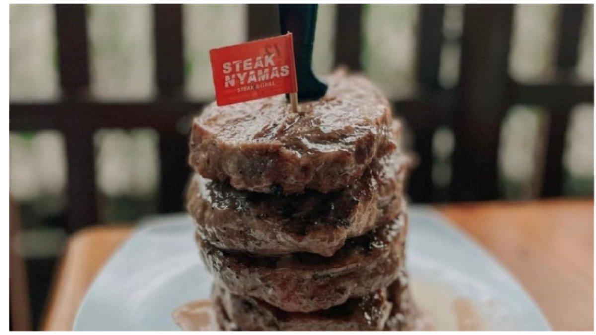 Steak Nyamas yang Viral di TikTok, Punya Menu Steak 5 Tumpuk - Tribun ...